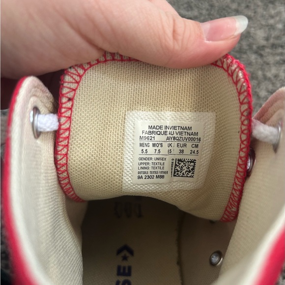 All-Star Red Converse - Picture 5 of 6